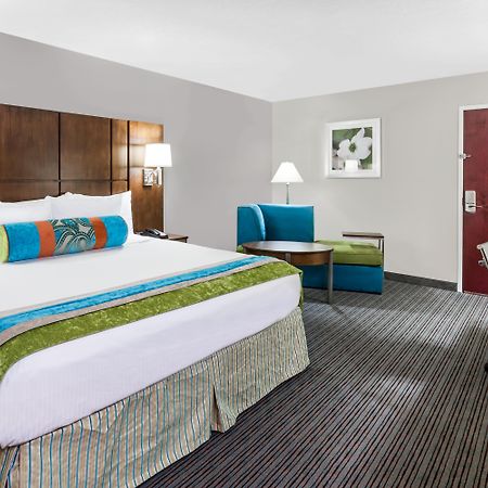 Holiday Inn Hotel & Suites Oklahoma City North By Ihg Bagian luar foto