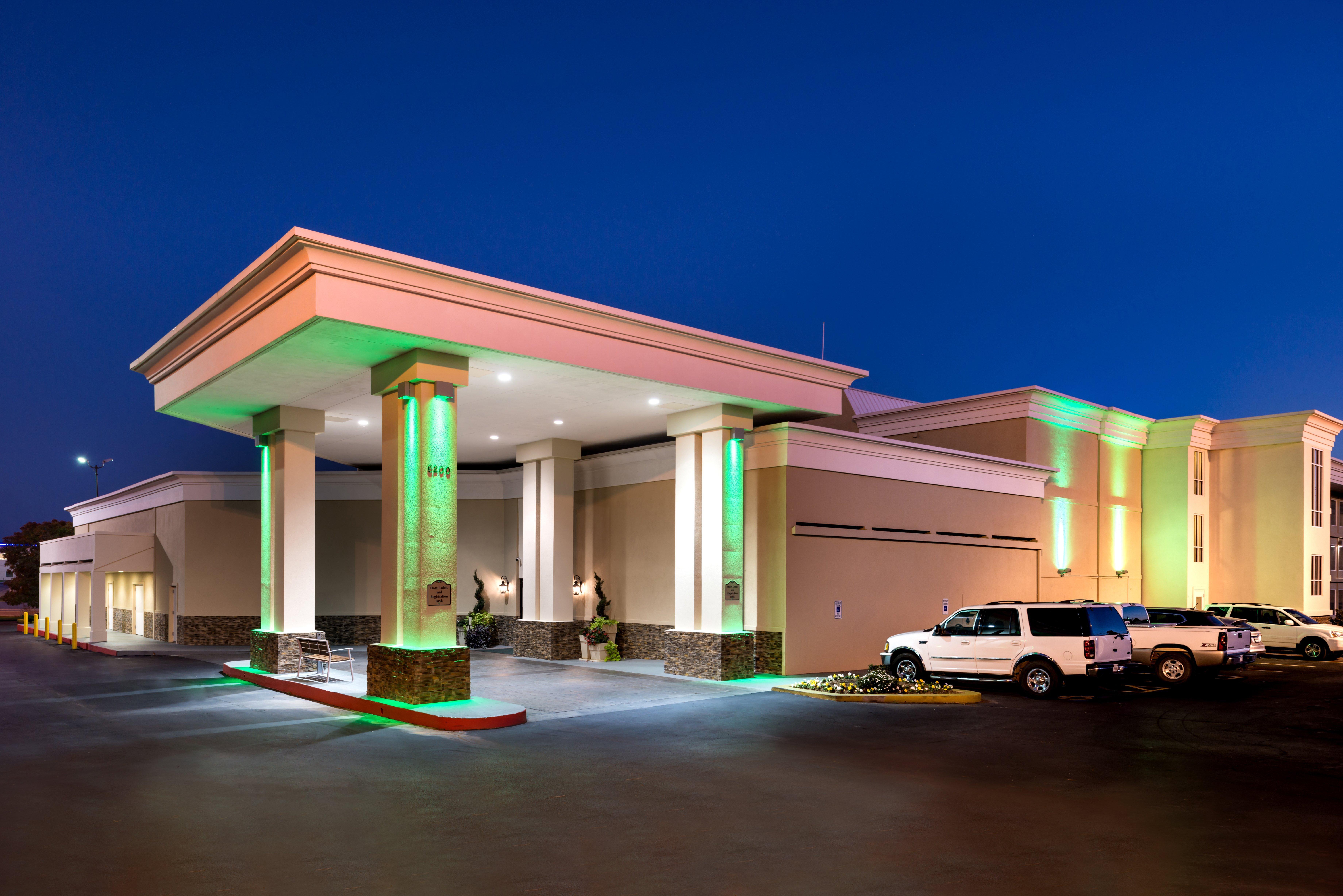 Holiday Inn Hotel & Suites Oklahoma City North By Ihg Bagian luar foto