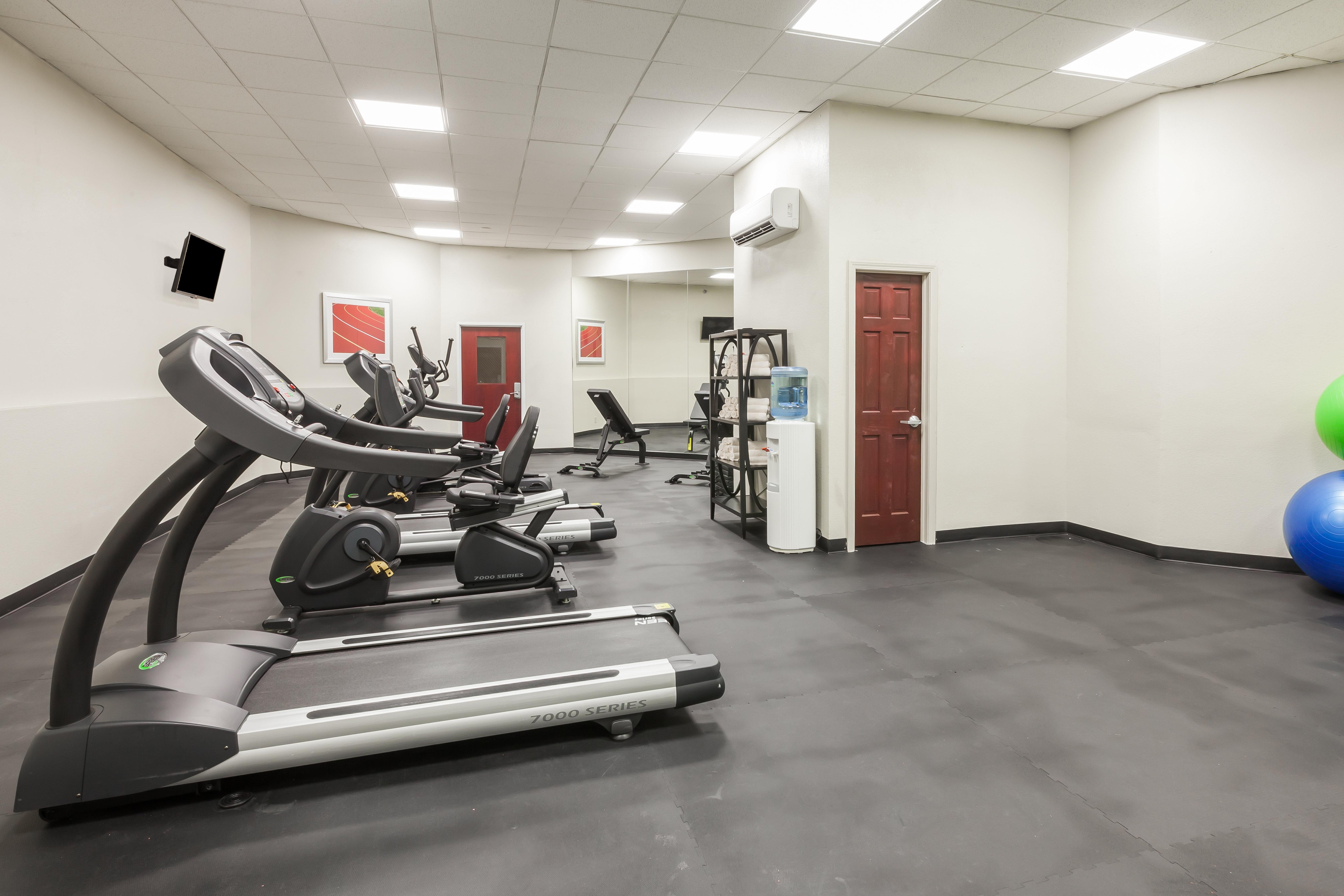 Holiday Inn Hotel & Suites Oklahoma City North By Ihg Bagian luar foto