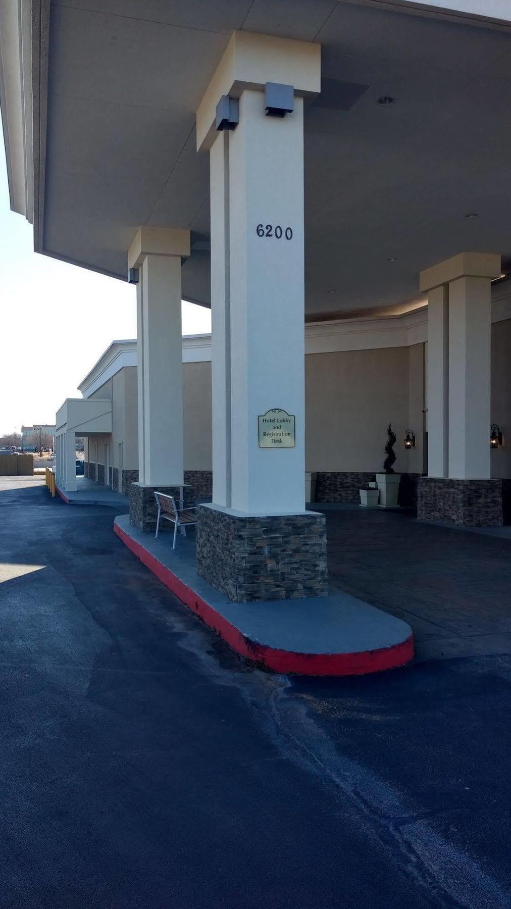 Holiday Inn Hotel & Suites Oklahoma City North By Ihg Bagian luar foto